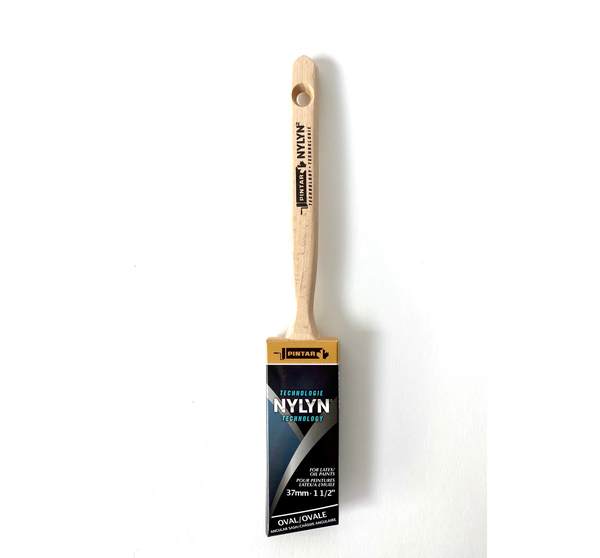Pintar Nylyn Oval Ang. Sash 1.5 Inch Brush